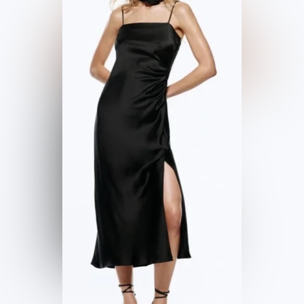 Zara Black Maxi Dress with Sleek Design